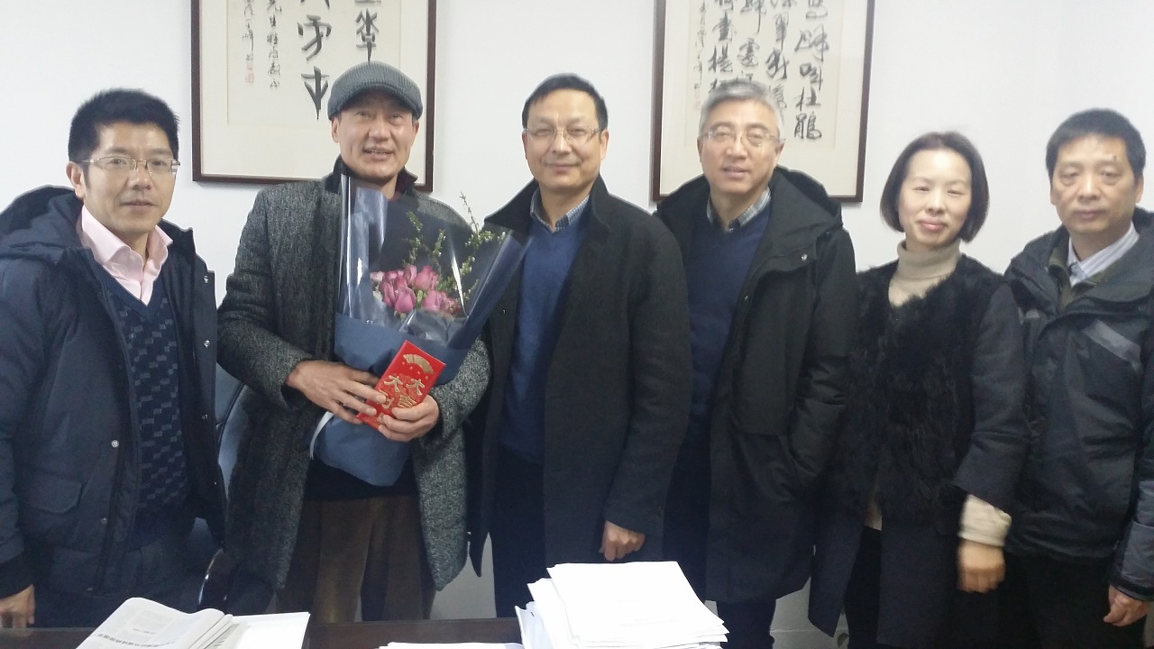 集團公司領(lǐng)導(dǎo)深入基層送溫暖