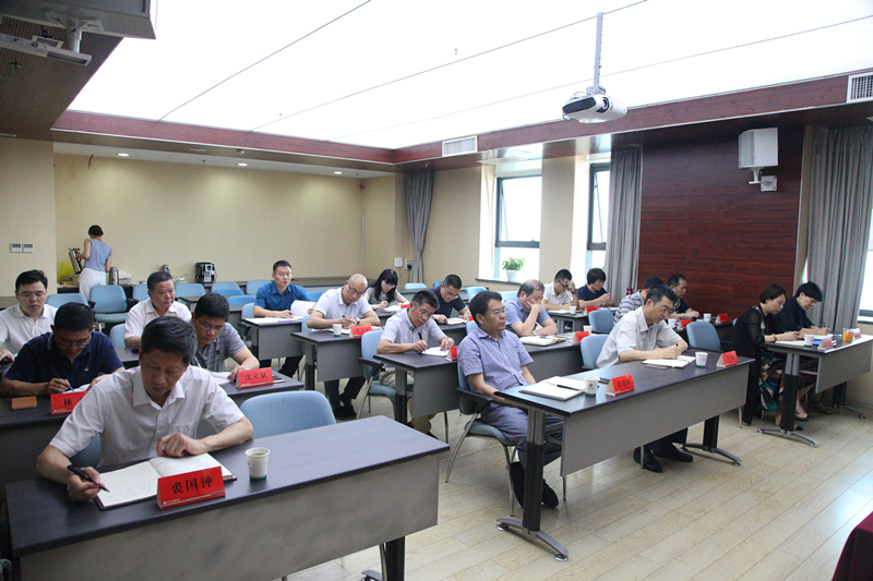 集團(tuán)公司召開黨委擴(kuò)大會(huì)議學(xué)習(xí)傳達(dá)全省國(guó)有企業(yè)黨的建設(shè)工作會(huì)議精神