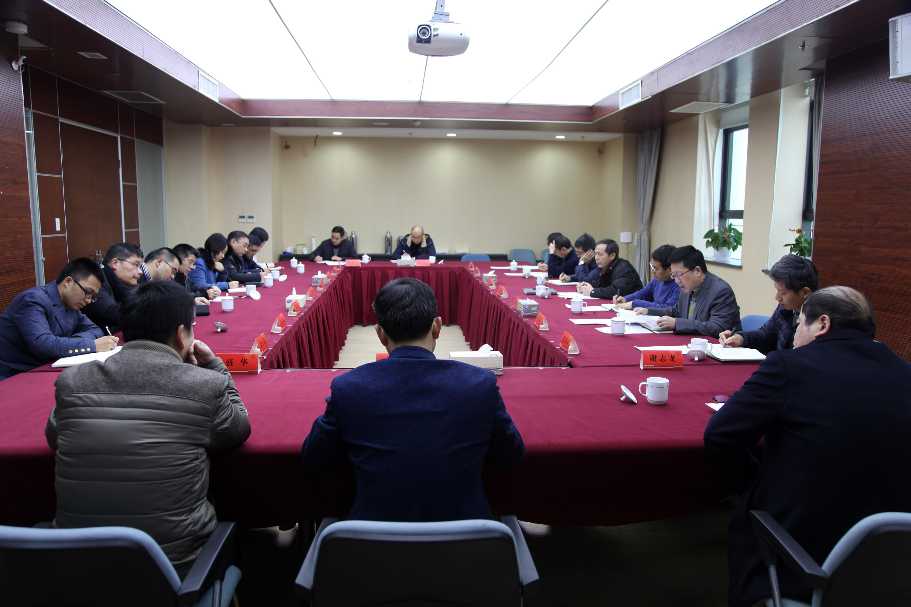 集團(tuán)公司召開黨委（擴(kuò)大）會(huì)議傳達(dá)學(xué)習(xí)黨的十九屆二中全會(huì)、十九屆中央紀(jì)委二次全會(huì)精神