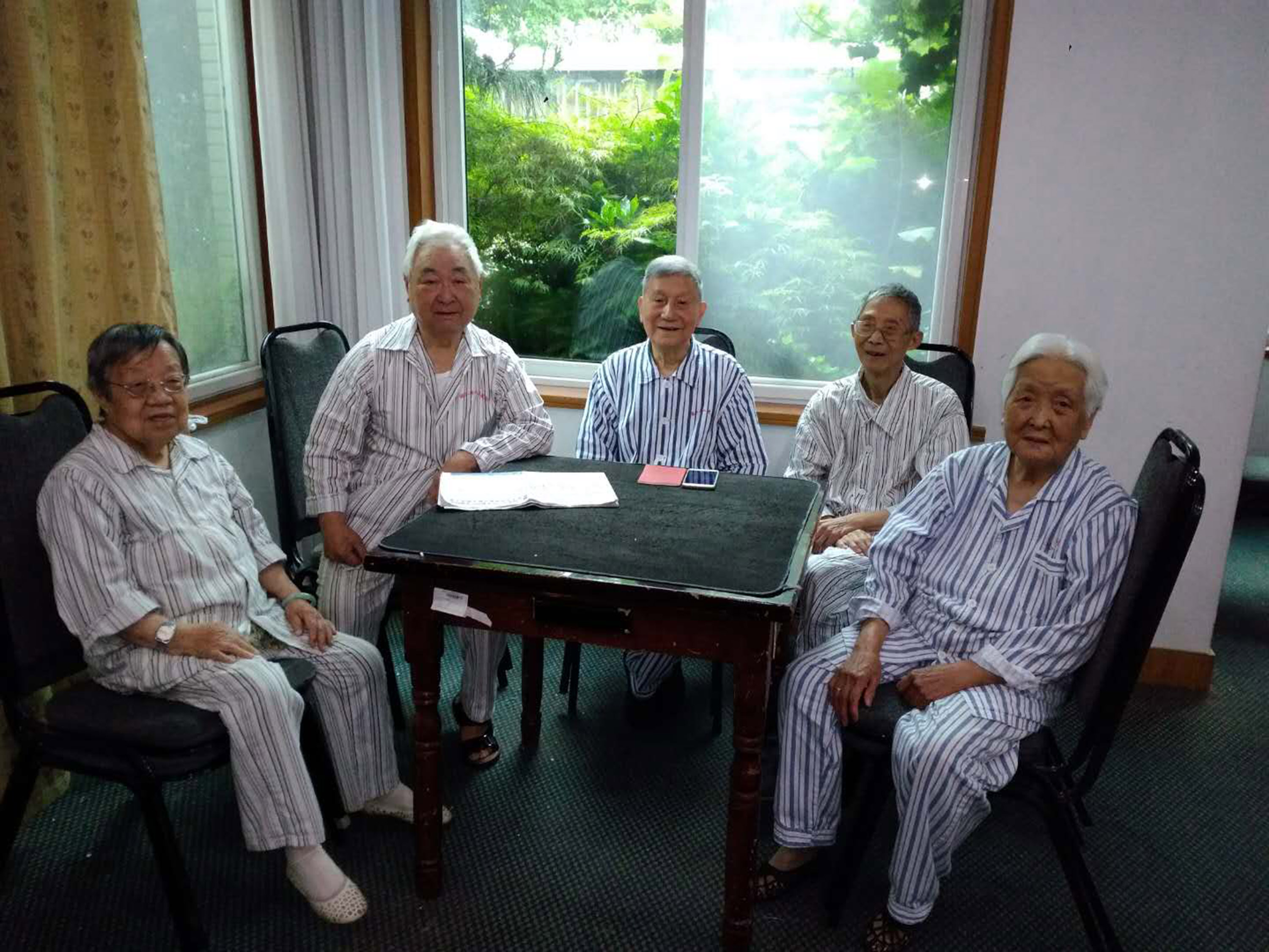 集團(tuán)離休黨支部慶祝建黨98周年