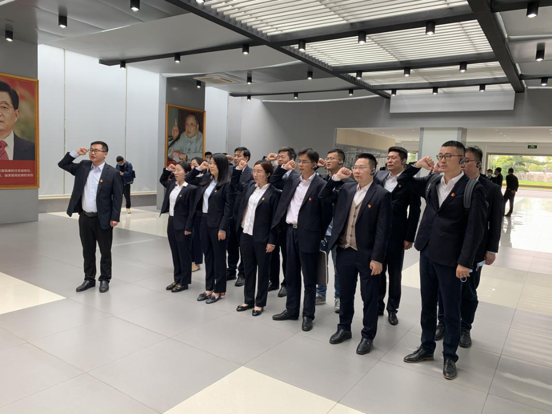 皮塑公司前往省法紀教育基地開展警示教育活動