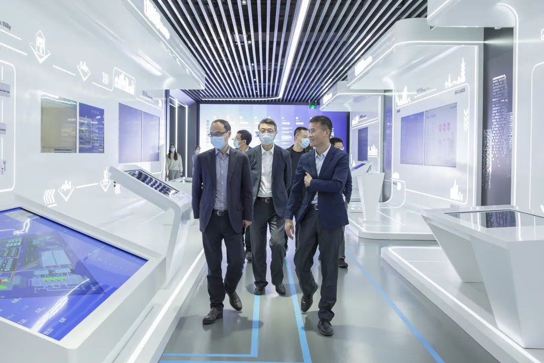 省國資委黨委委員、副主任姜揚(yáng)劍赴省二輕集團(tuán)參股中控信息考察指導(dǎo)