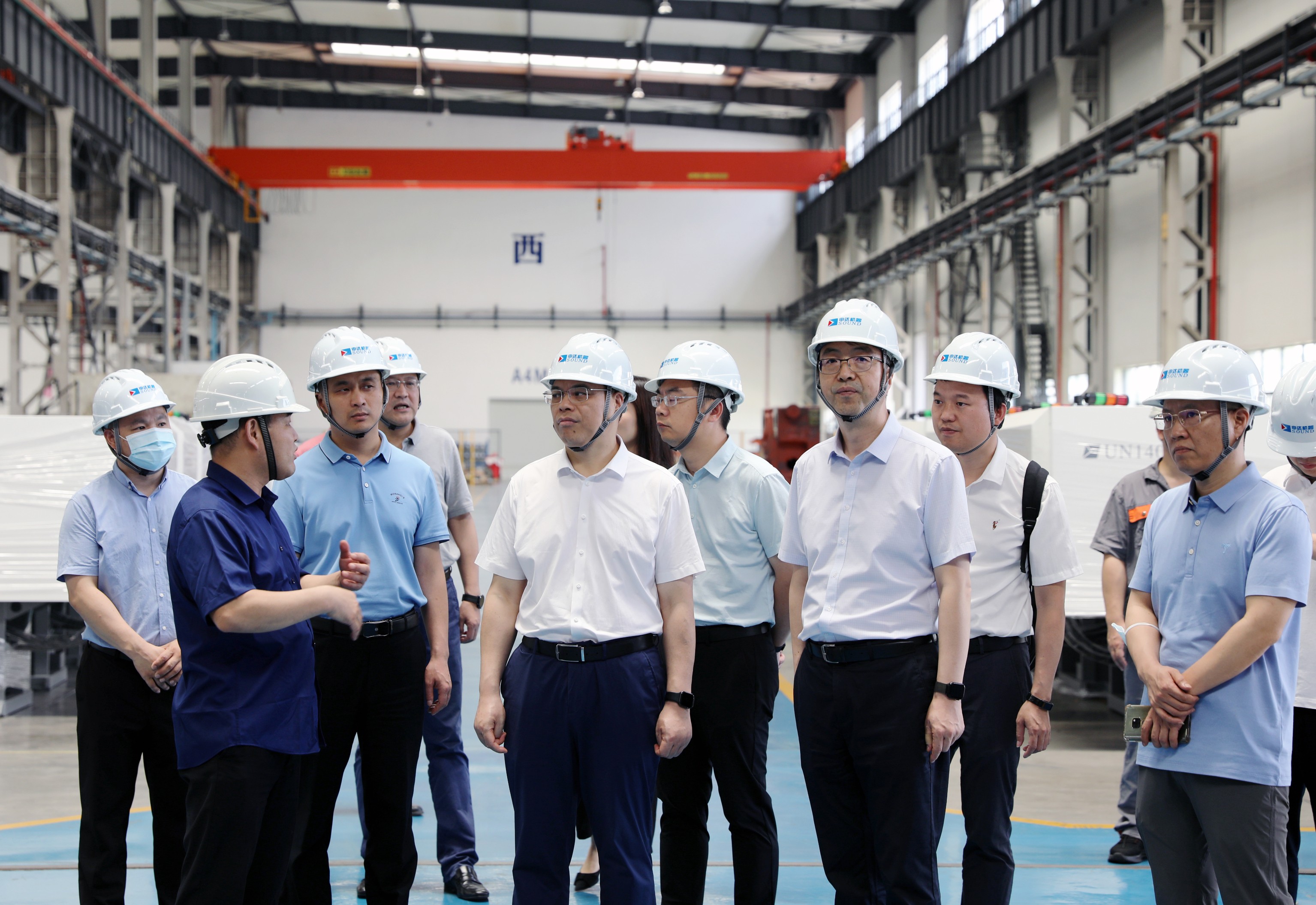 省經(jīng)信廳黨組成員、副廳長(zhǎng)葉健松一行赴申達(dá)機(jī)器公司開(kāi)展調(diào)研和“三服務(wù)”