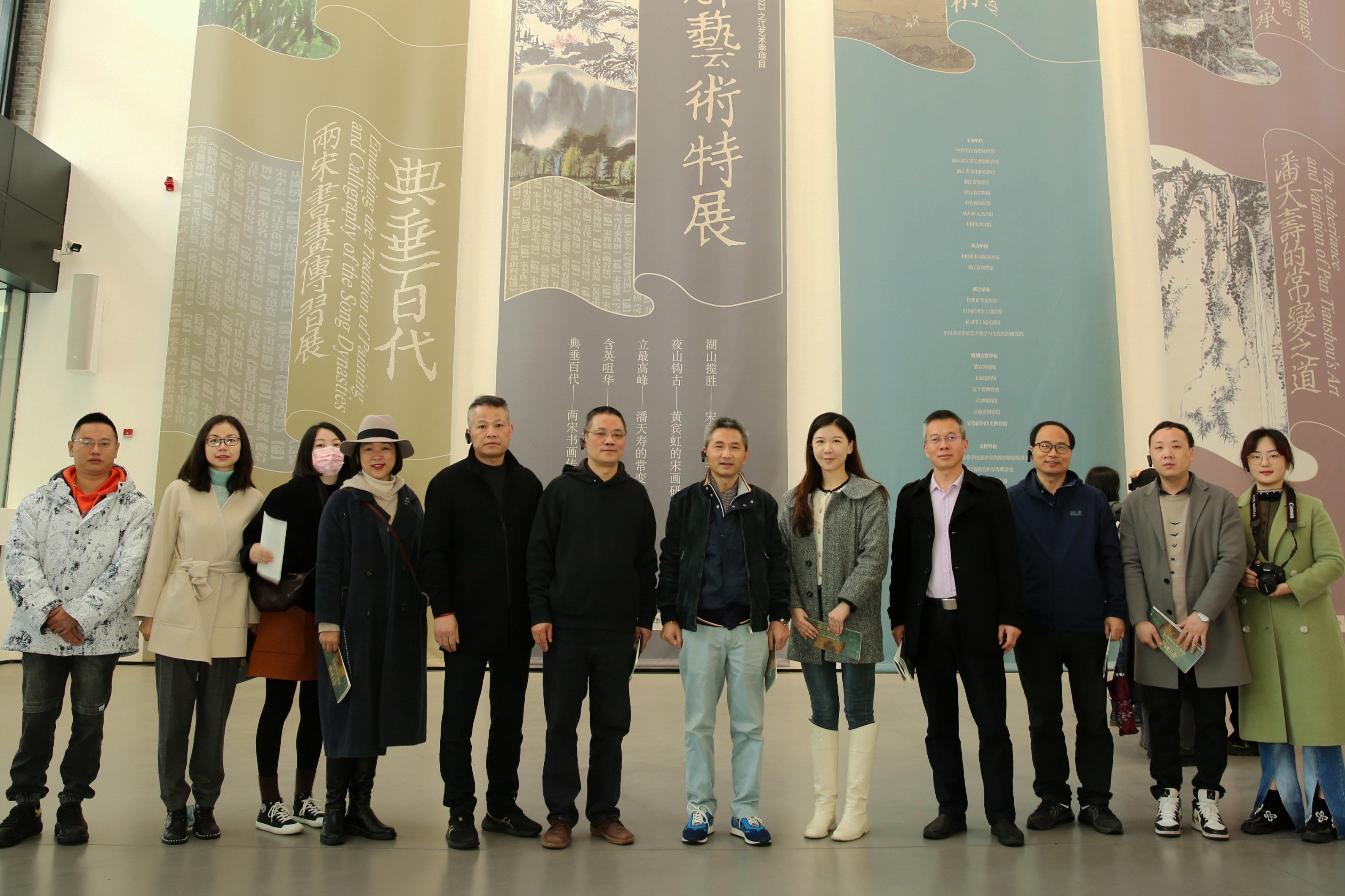 省二輕集團組織工美文旅企業(yè)赴“宋韻今輝”藝術特展現(xiàn)場和德壽宮遺址博物館考察調研