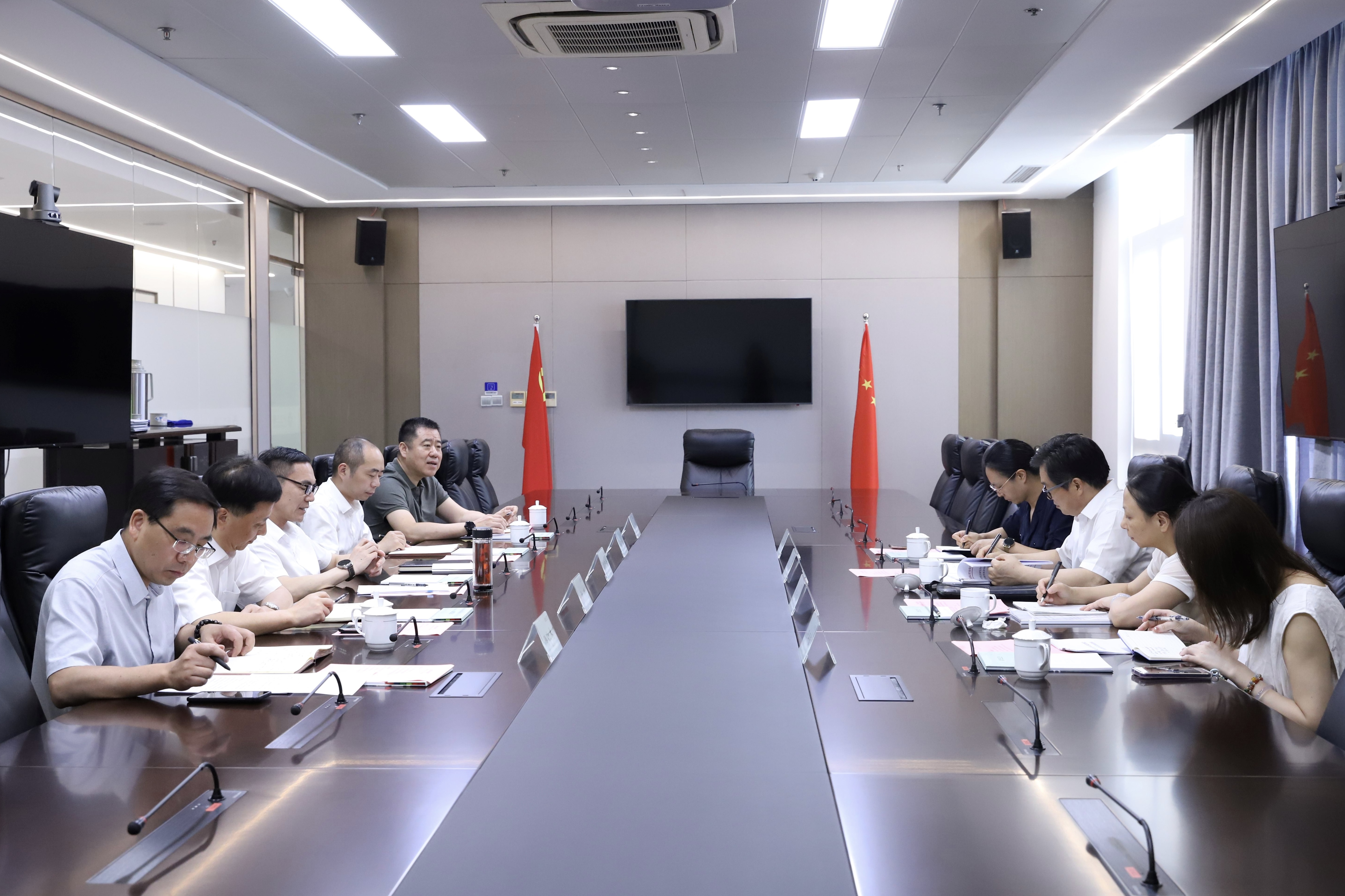 省貿(mào)促會葛學(xué)斌一行到訪省二輕集團(tuán)